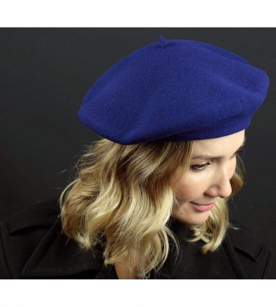 Berets Women's Paris Wool Beret - Bleu-roi - CF18AKYGQ2L $27.56